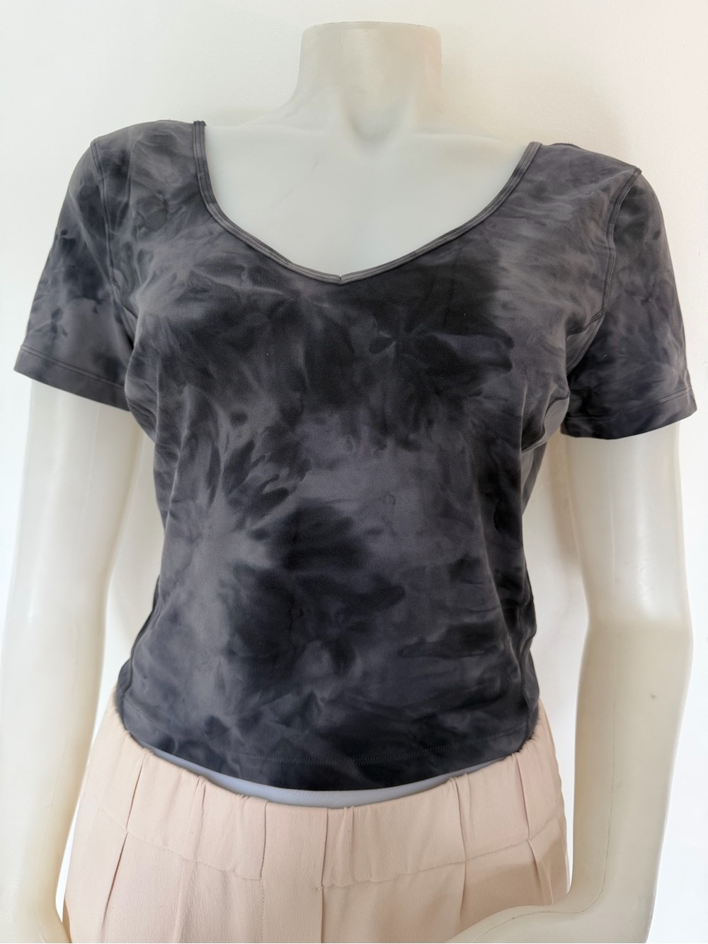 lululemon athletica Black Tie-Dye V-Neck Crop Top